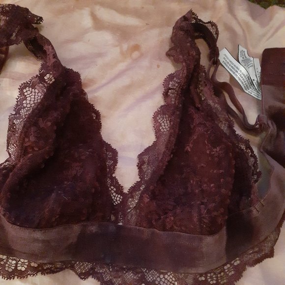 SALE!!! Brand New Victoria's Secret Bralette-Small - Picture 1 of 2